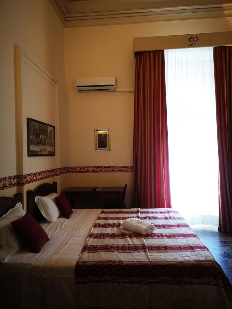 Hotel Valentino Катанія Екстер'єр фото